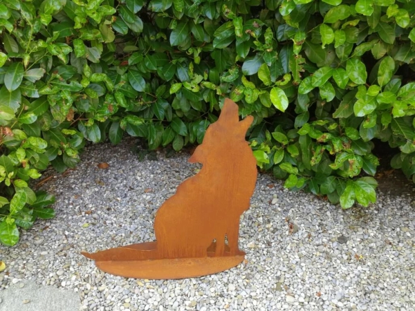 Edelrost Wolf heulend