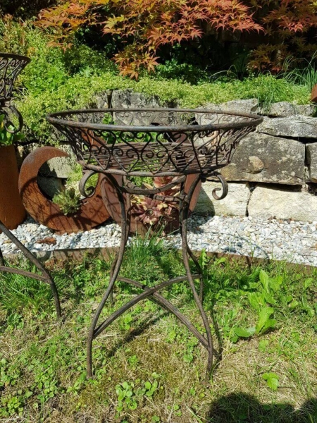 Beistelltisch schwarz-braun aus Metall