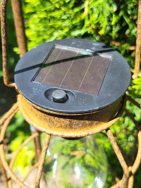 LED Solarlaterne Gitter am Stab, Rostoptik