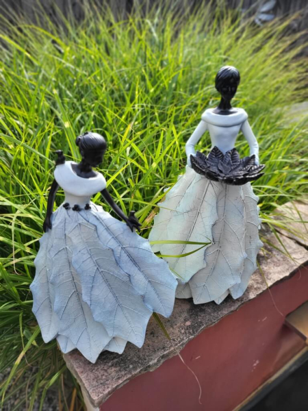 Polyresin Frau Troupe mit Blätterschale, weiß