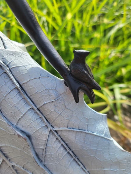 Polyresin Frau Troupe mit Vögelchen, weiß