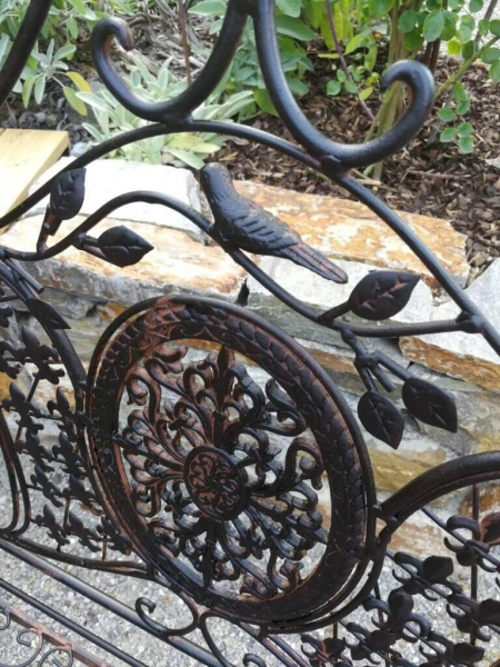 Gartenbank Avis aus Metall