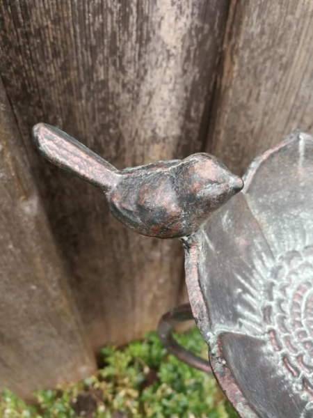 Gartenstecker Vogeltränke Viola, braun-grün aus Metall