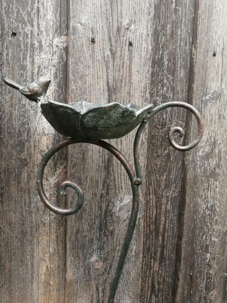 Gartenstecker Vogeltränke Viola, braun-grün aus Metall