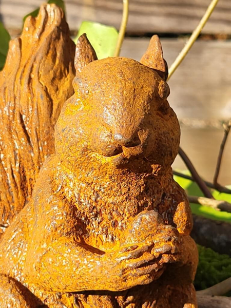 Gusseisen Eichhörnchen
