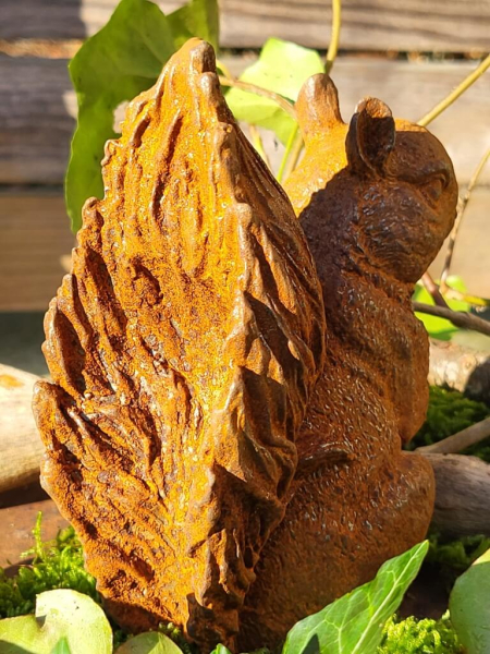 Gusseisen Eichhörnchen