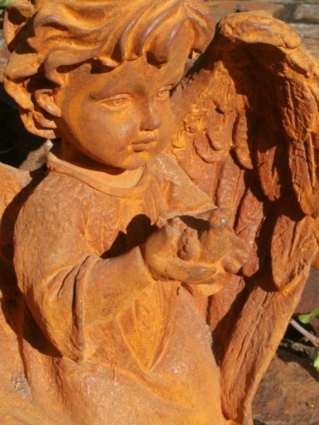 Gusseisen Engel Evita mit Edelrostfinish