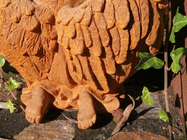 Gusseisen Engel Evita mit Edelrostfinish