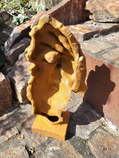 Gusseisen Figur nicht sehen