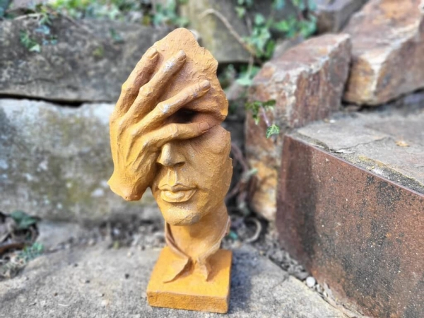 Gusseisen Figur nicht sehen