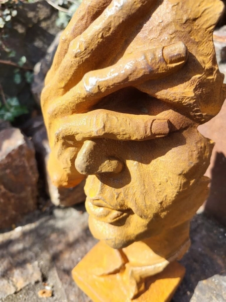 Gusseisen Figur nicht sehen