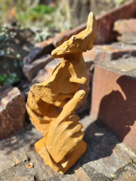 Gusseisen Figur nicht sprechen
