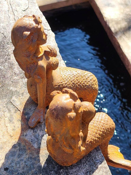 Gusseisen Meerjungfrau Coralia, mit Edelrostfinish