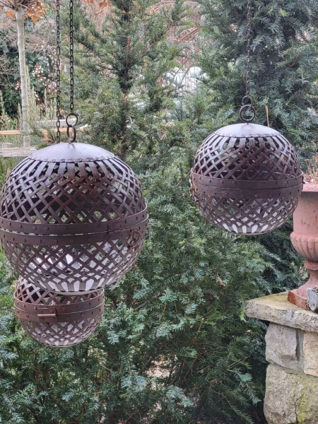 Hängekugel Romina, dunkelbraun lackiert