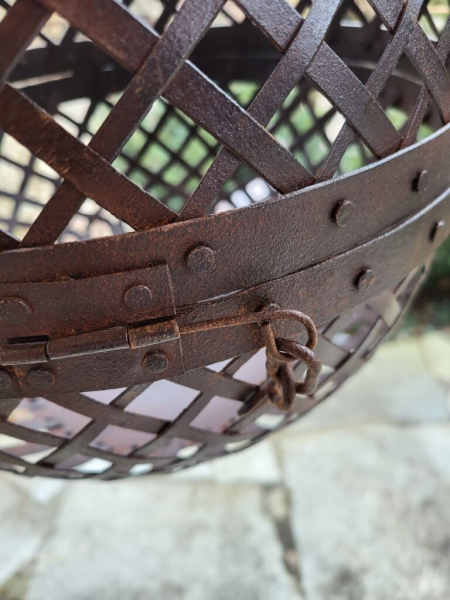 Hängekugel Romina, dunkelbraun lackiert