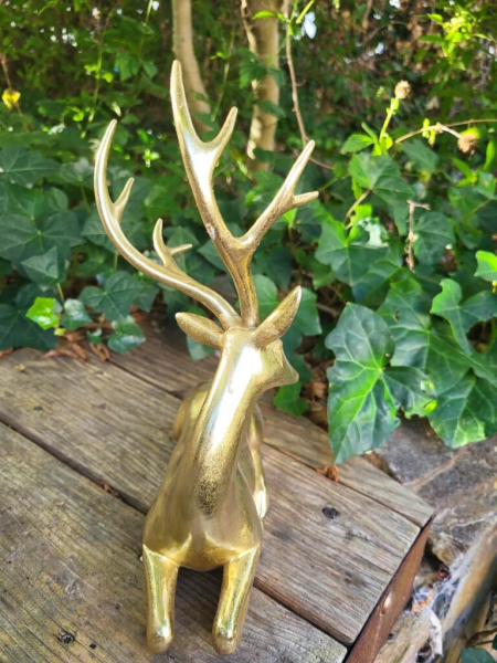Hirsch Eiko liegend, Polyresin, gold
