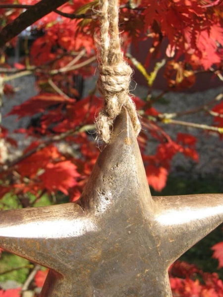 Holzstern Golden Star zum Hängen, 2 Größen