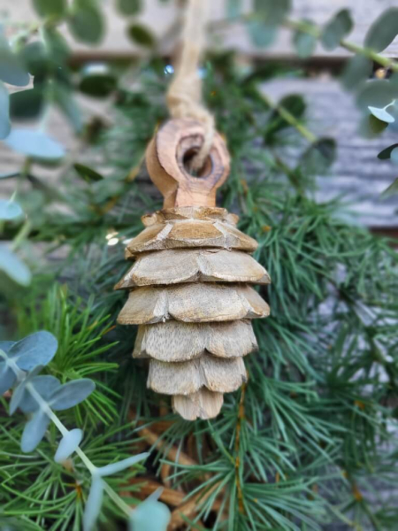 Holz Tannenzapfen