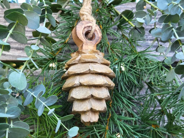 Holz Tannenzapfen