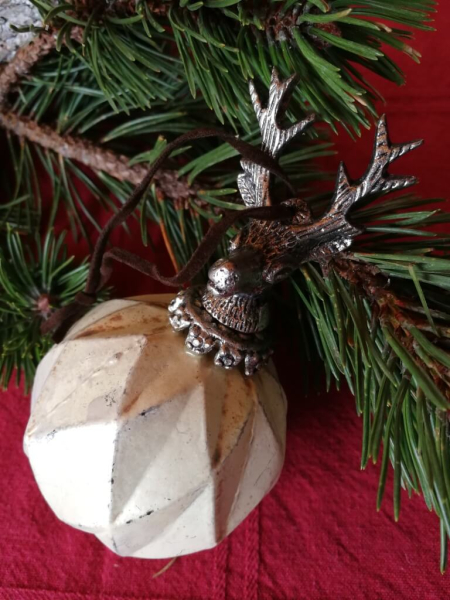 Christbaumkugel Colore mit Hirschkopf, beige-creme