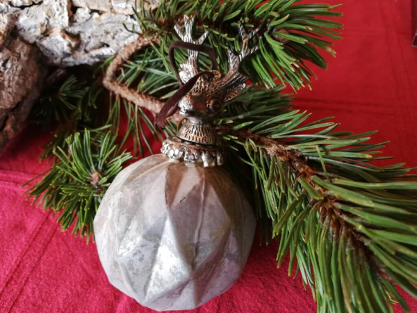 Christbaumkugel Colore mit Hirschkopf, silbergrau-matt