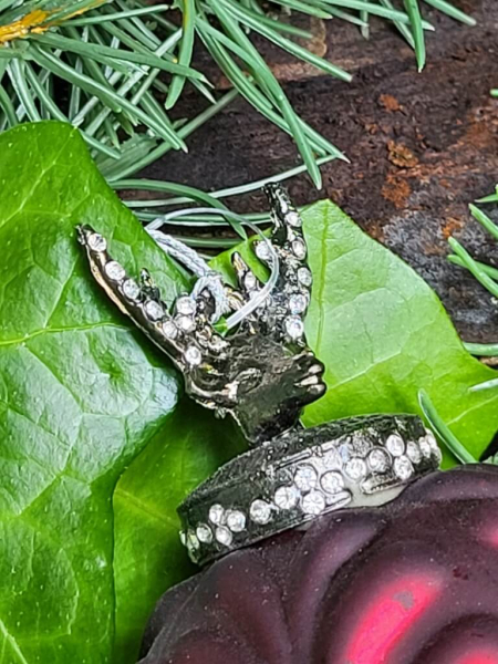 Weihnachtskugel Vitreous mit Hirsch, rot