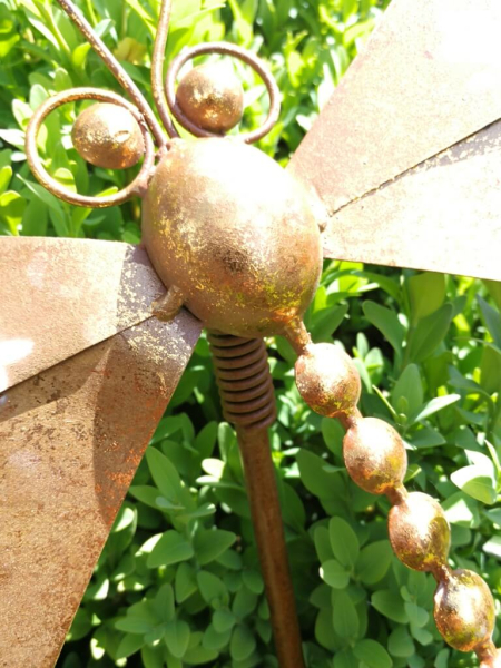 Gartenstecker Libelle, rost-gold-silber