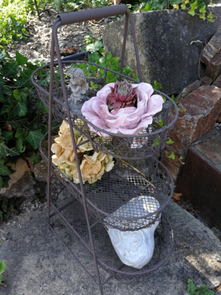 Etagere Cicero aus Metall