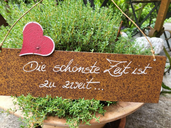 Edelrost Schild mit rotem Herz Zeit zu zweit