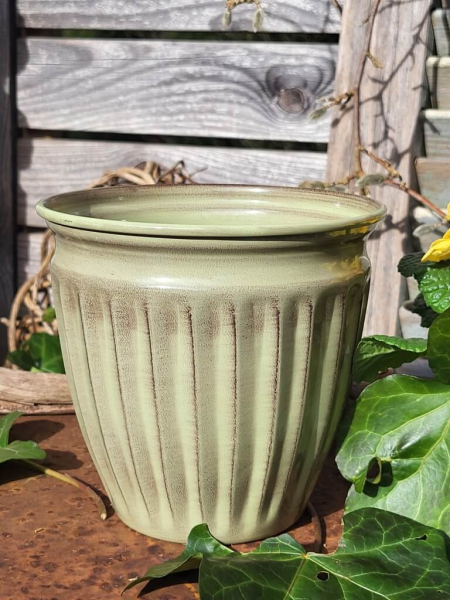 Metall Übertopf Asena, antikgrün