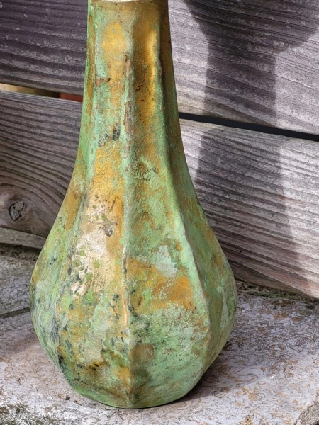 Metallvase Isla, birnenförmig, antik grün