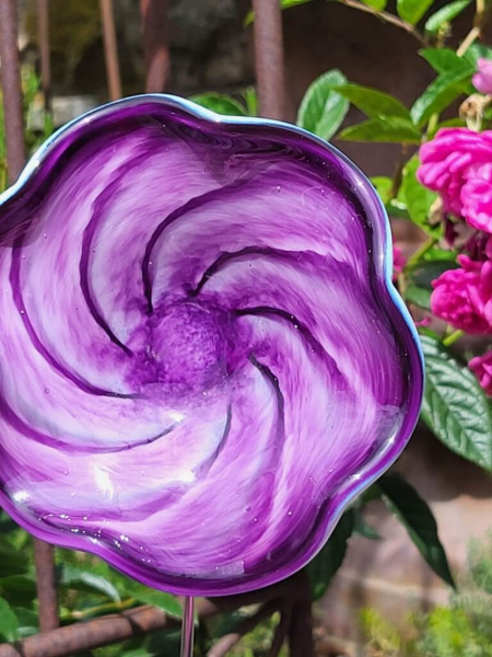 Topfstecker Glasblume Kringel, lila