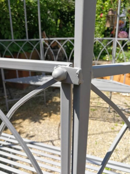 Metallpavillion mit Bank, hellgrau lackiert