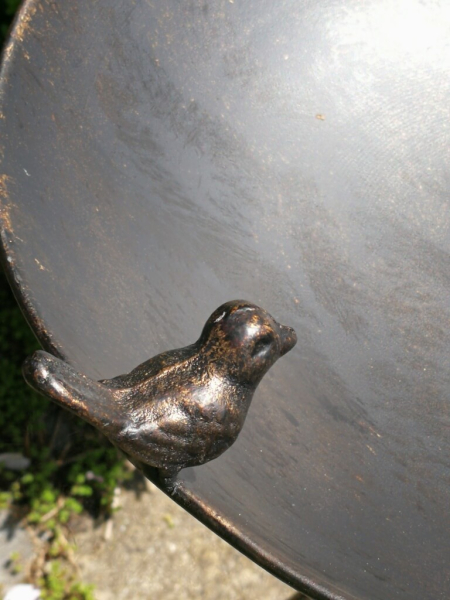 Pflanzschale mit Vogel, schwarz-patiniert