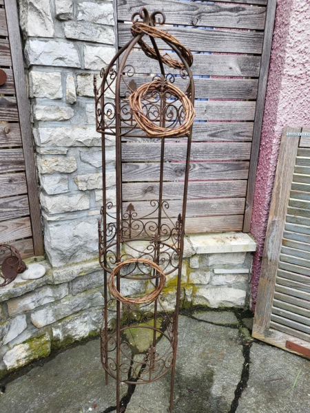 Rankobelisk Smilia, braun lackiert