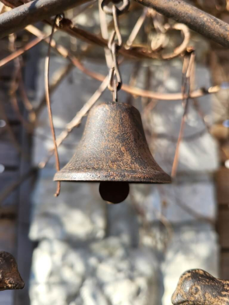 Vogeltränke mit Glocke, zum Hängen