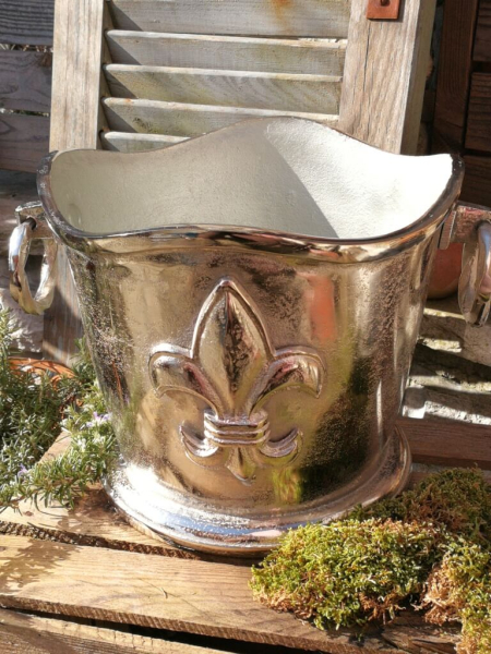Aluminium Weinkühler / Übertopf Lilie, altsilber