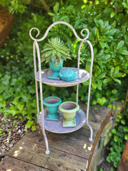 Shabby Chic Etagere Art Ferro