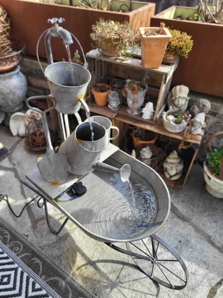 Shabby Chic Wasserspiel Schubkarre