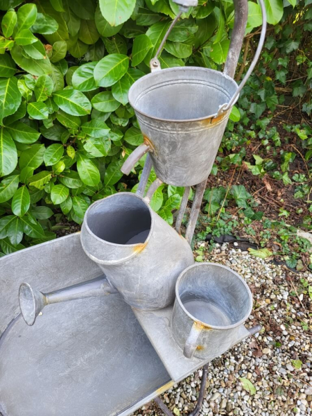 Shabby Chic Wasserspiel Schubkarre