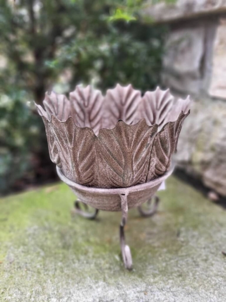 Shabby Chic Schale Blätter mit Dreibein
