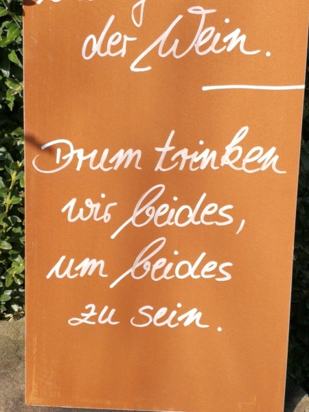Edelrost Schild mit Weintraube "Wasser und Wein"