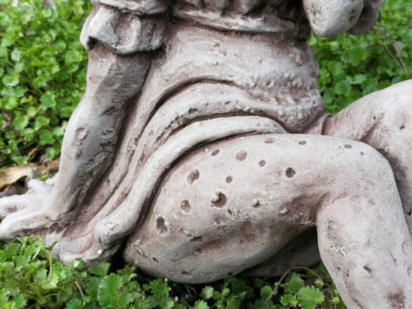Froschkönigin Elli, Steinguss