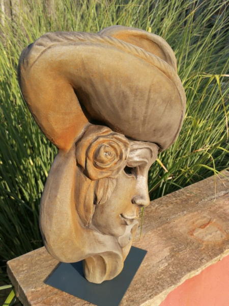Venezianische Maske Clorinda aus Steinguss