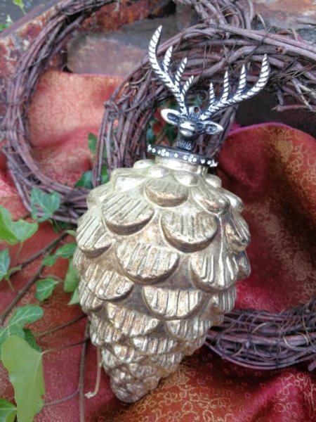 Christbaumkugel Zapfen Fyrre mit Hirsch, antikgold matt