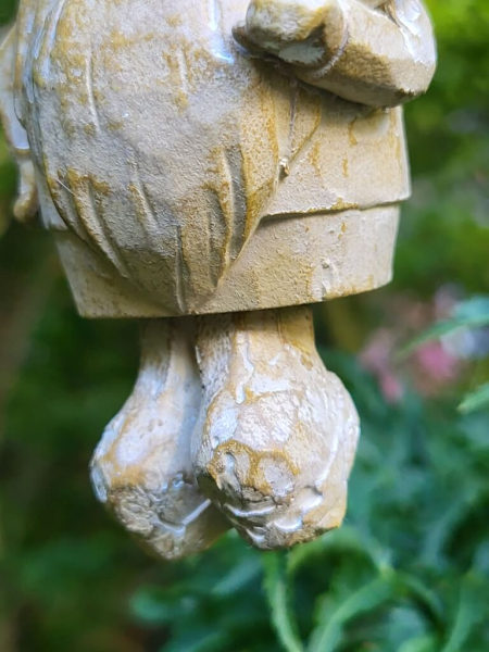 Weihnachtswichtel mit Vogel rechts, natur, Polyresin