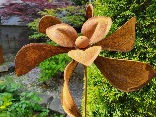 Edelrost Windrad Löffelblüte