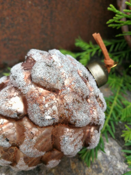 Christbaumkugel Zapfen Mikana 10 cm, hellbraun