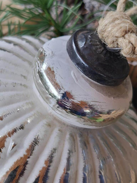 Weihnachtskugel Zapfen weiß-silber, groß