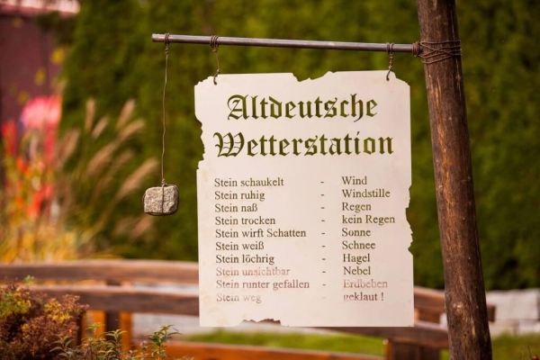 Altdeutsche Wetterstation blank mit Akazien Balken
